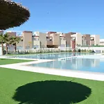 Vivienda Aguas Nuevas Familiar & Deportivo アパート