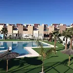 Vivienda Aguas Nuevas Familiar & Deportivo アパート *