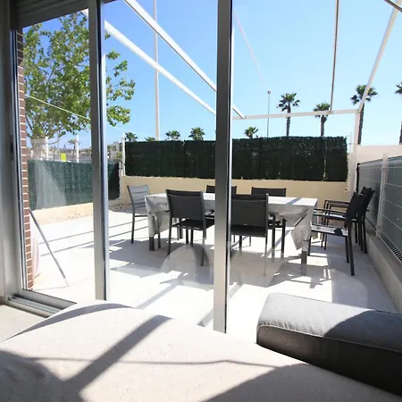 Vivienda Aguas Nuevas Familiar & Deportivo アパート トレビエハ