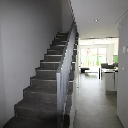 Vivienda Aguas Nuevas Familiar & Deportivo شقة تورّيفيِخا