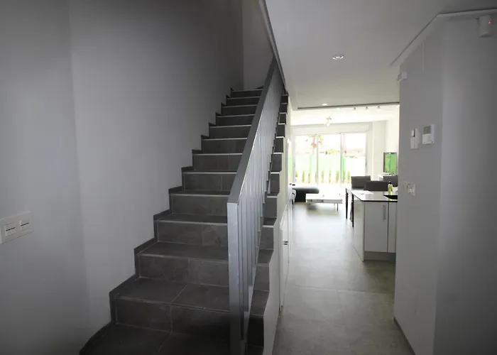 Vivienda Aguas Nuevas Familiar & Deportivo شقة تورّيفيِخا